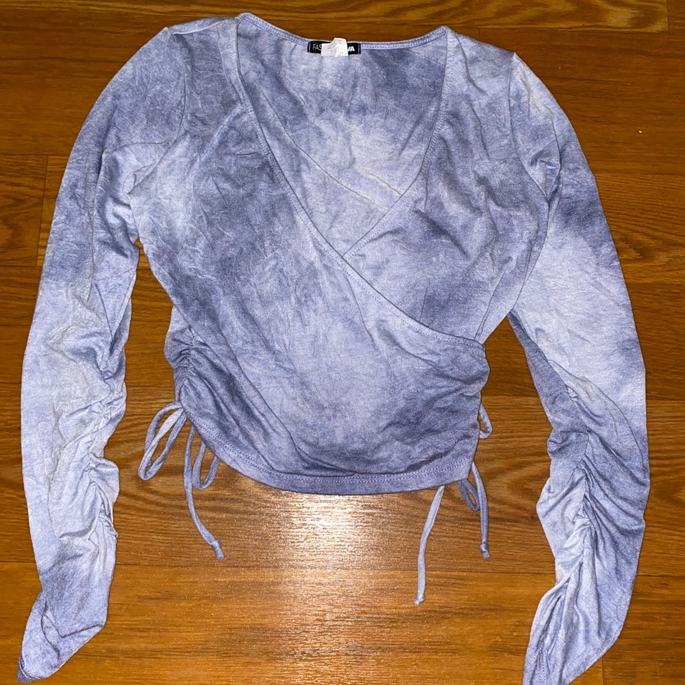 Fashion Nova long sleeve crop top